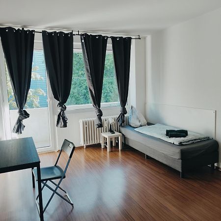 Ferienwohnung Monteurwohnung Messewohnung Duisburg Sued Grenze Duesseldorf 6 Personen Esterno foto