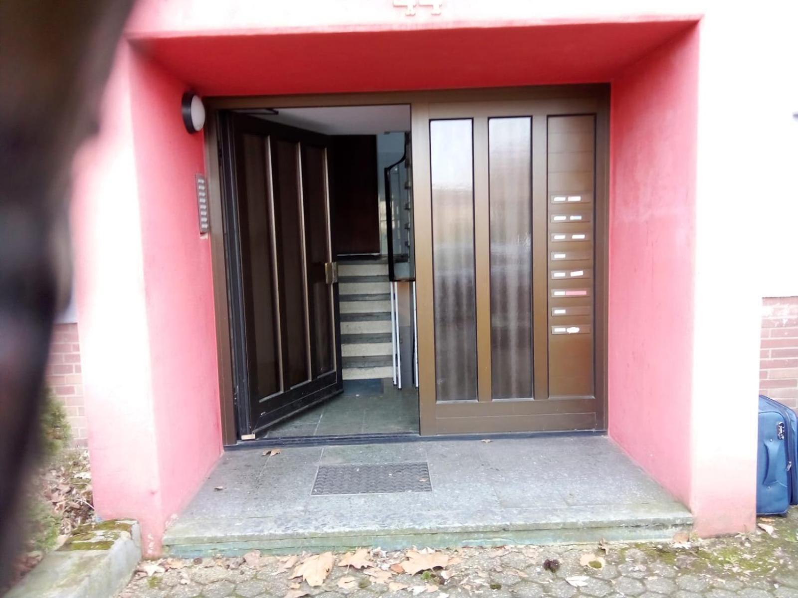 Ferienwohnung Monteurwohnung Messewohnung Duisburg Sued Grenze Duesseldorf 6 Personen Esterno foto