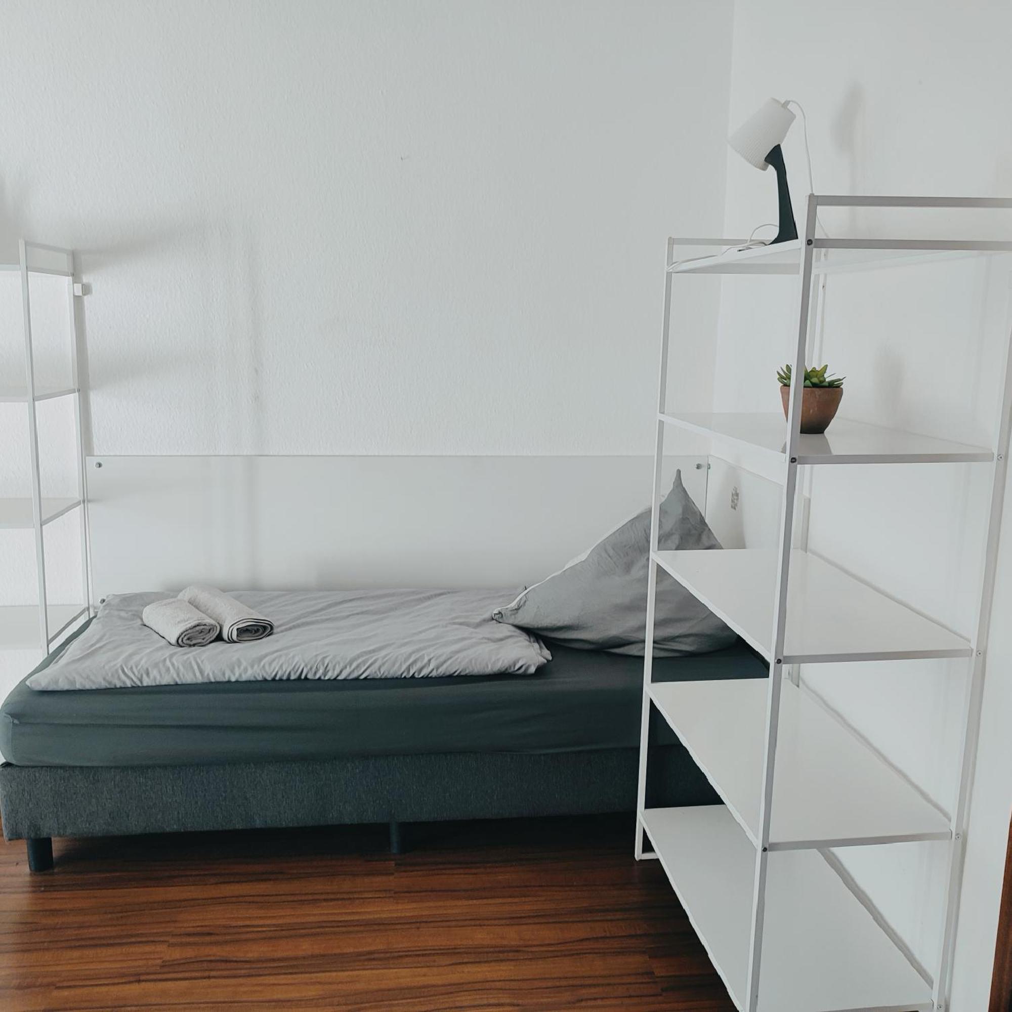 Ferienwohnung Monteurwohnung Messewohnung Duisburg Sued Grenze Duesseldorf 6 Personen Esterno foto