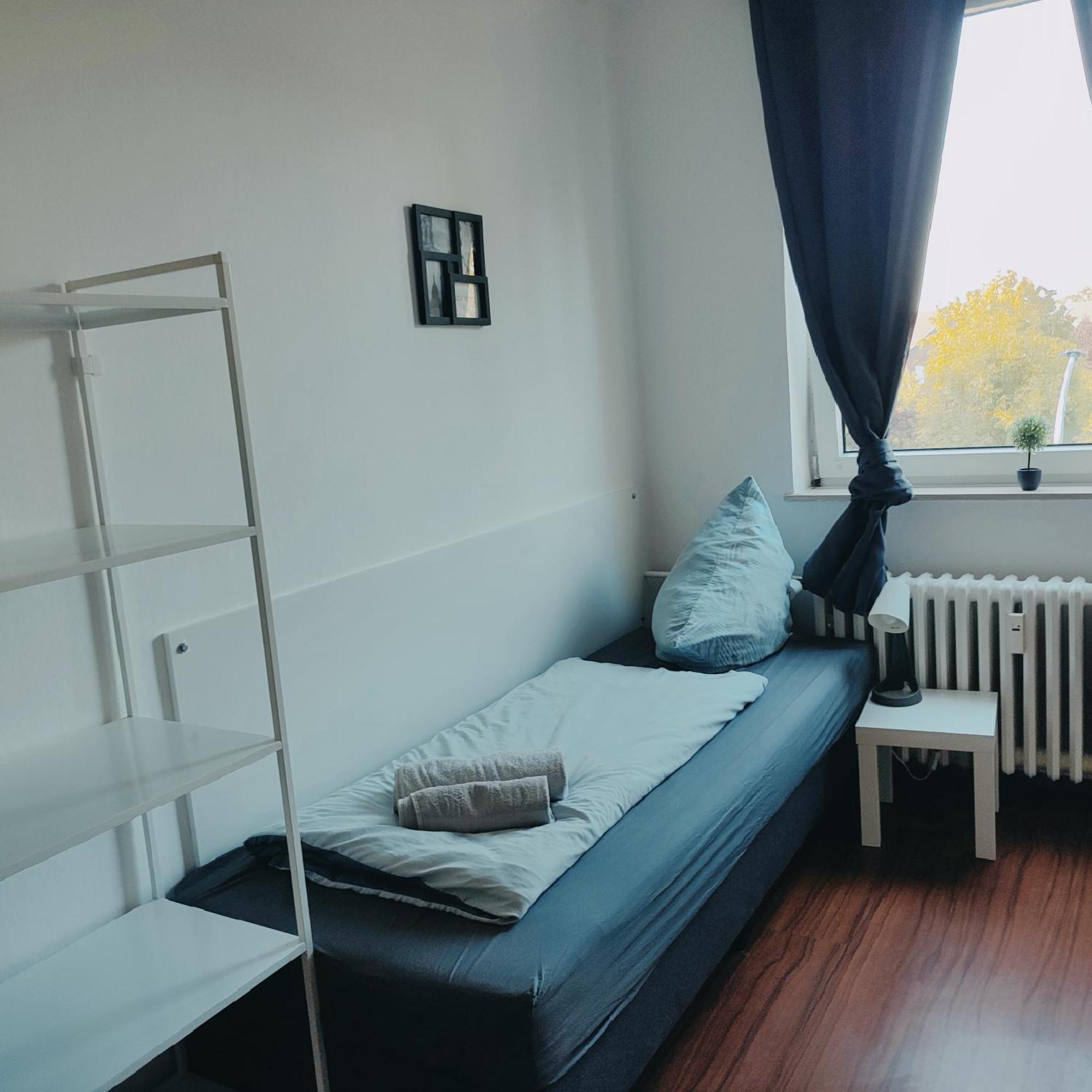 Ferienwohnung Monteurwohnung Messewohnung Duisburg Sued Grenze Duesseldorf 6 Personen Esterno foto